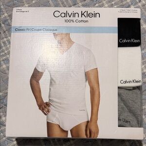 Calvin Klein Men's V-Neck White T-shirt 3-Pack
